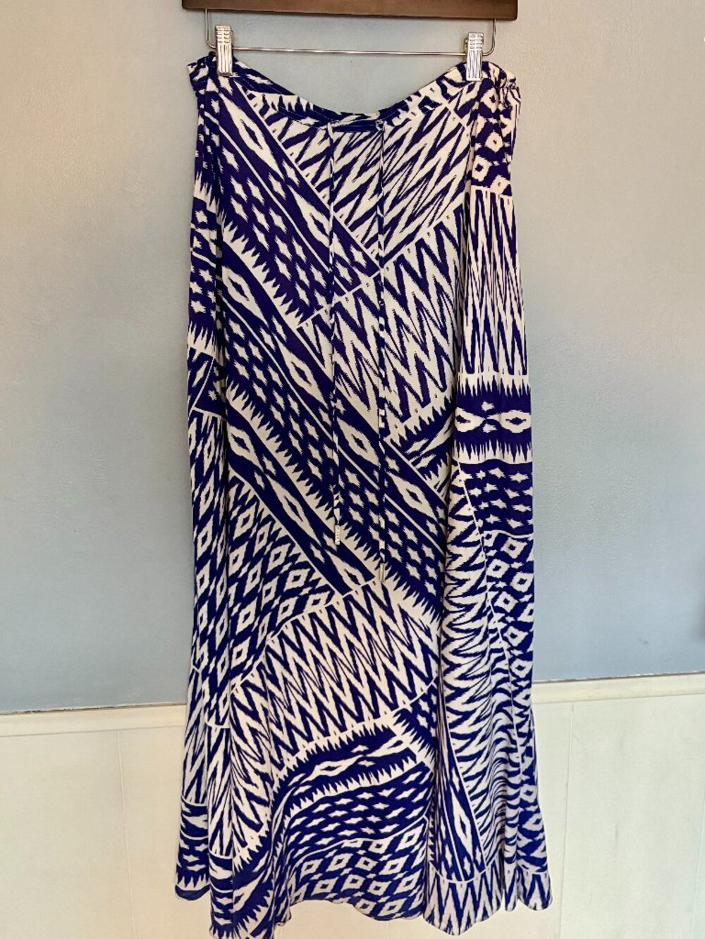 Guess by Marciano Blue and White Ikat Maxi Skirt Sz S